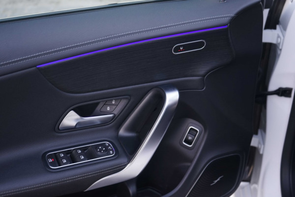 Mercedes-Benz CLA-Klasse AMG CLA 35 4Matic 306PK Pano/Aero/Night/Sfeer