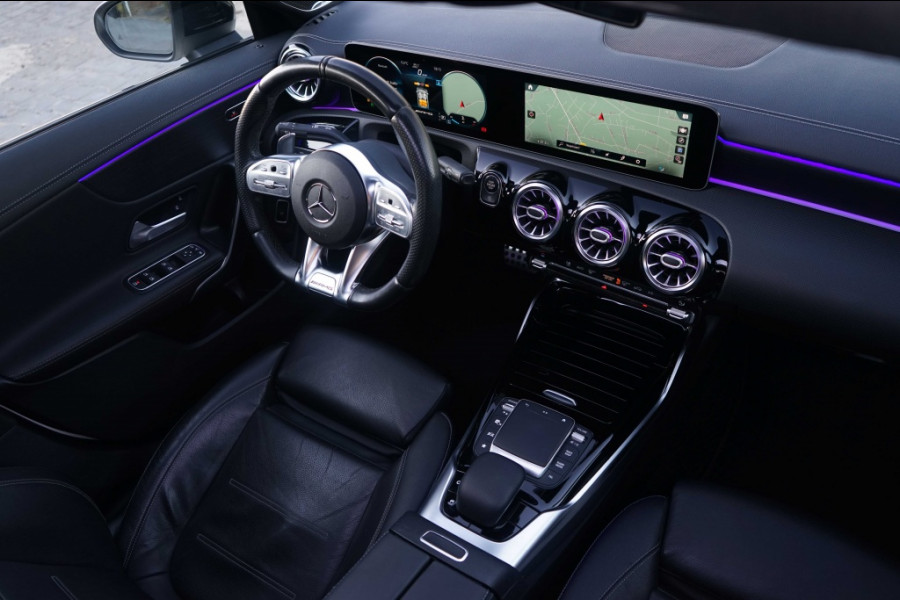 Mercedes-Benz CLA-Klasse AMG CLA 35 4Matic 306PK Pano/Aero/Night/Sfeer