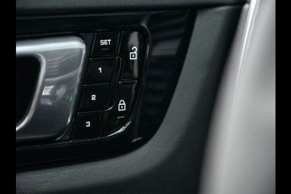 Porsche Cayenne Coupé 3.0 E-Hybrid · Sport chrono · NL-auto · Panoramadak · Bose sound · Keyless · 360 Camera · 4 Wheel steering · Adaptive cruise · M