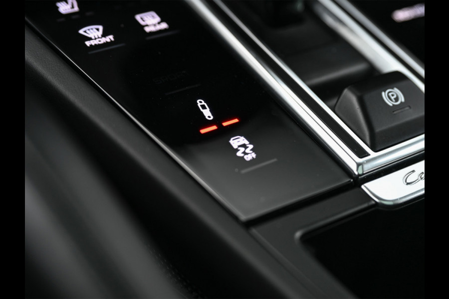 Porsche Cayenne Coupé 3.0 E-Hybrid · Sport chrono · NL-auto · Panoramadak · Bose sound · Keyless · 360 Camera · 4 Wheel steering · Adaptive cruise · M