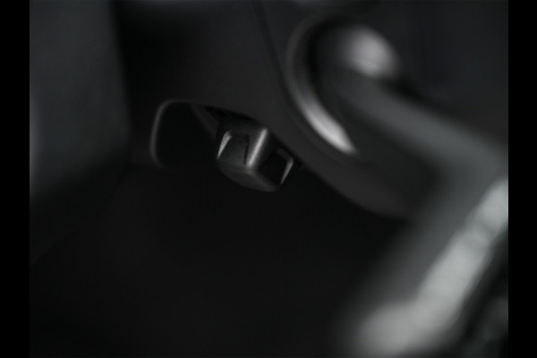 Porsche Cayenne Coupé 3.0 E-Hybrid · Sport chrono · NL-auto · Panoramadak · Bose sound · Keyless · 360 Camera · 4 Wheel steering · Adaptive cruise · M