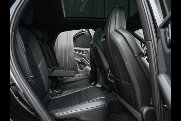 Porsche Cayenne Coupé 3.0 E-Hybrid · Sport chrono · NL-auto · Panoramadak · Bose sound · Keyless · 360 Camera · 4 Wheel steering · Adaptive cruise · M