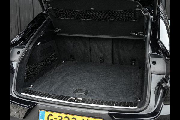 Porsche Cayenne Coupé 3.0 E-Hybrid · Sport chrono · NL-auto · Panoramadak · Bose sound · Keyless · 360 Camera · 4 Wheel steering · Adaptive cruise · M