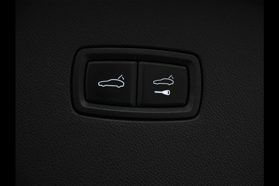 Porsche Cayenne Coupé 3.0 E-Hybrid · Sport chrono · NL-auto · Panoramadak · Bose sound · Keyless · 360 Camera · 4 Wheel steering · Adaptive cruise · M