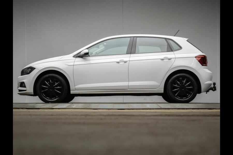 Volkswagen Polo 1.0 TSI Comfortline Sport (APPLE CARPLAY,GROOT NAVI,ADAPTIVE CRUISE,TREKHAAK,LED,SPORTSTOELEN,NETTE STAAT)