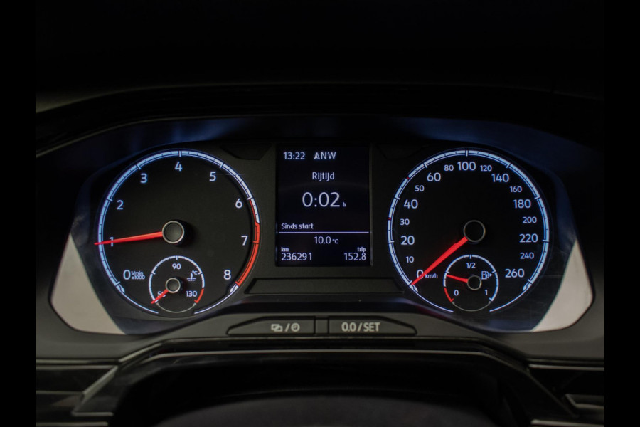 Volkswagen Polo 1.0 TSI Comfortline Sport (APPLE CARPLAY,GROOT NAVI,ADAPTIVE CRUISE,TREKHAAK,LED,SPORTSTOELEN,NETTE STAAT)