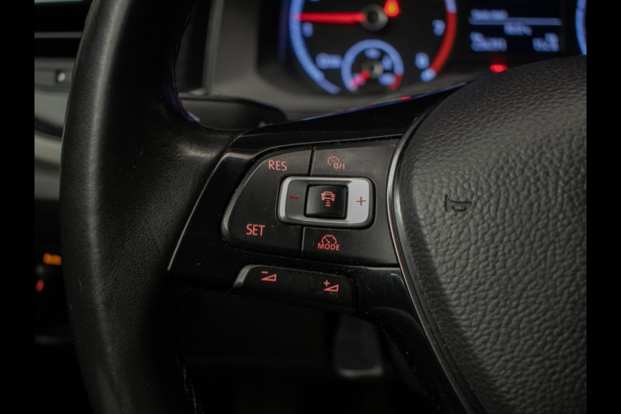 Volkswagen Polo 1.0 TSI Comfortline Sport (APPLE CARPLAY,GROOT NAVI,ADAPTIVE CRUISE,TREKHAAK,LED,SPORTSTOELEN,NETTE STAAT)