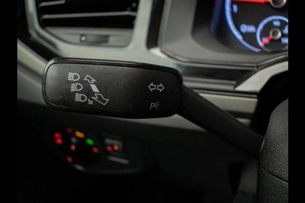Volkswagen Polo 1.0 TSI Comfortline Sport (APPLE CARPLAY,GROOT NAVI,ADAPTIVE CRUISE,TREKHAAK,LED,SPORTSTOELEN,NETTE STAAT)