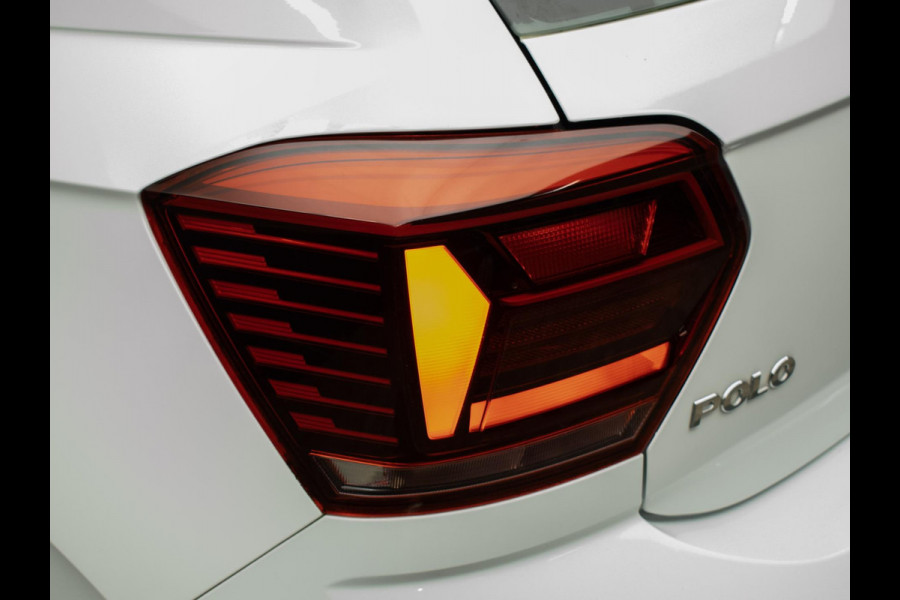 Volkswagen Polo 1.0 TSI Comfortline Sport (APPLE CARPLAY,GROOT NAVI,ADAPTIVE CRUISE,TREKHAAK,LED,SPORTSTOELEN,NETTE STAAT)