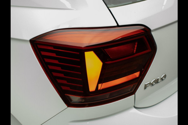 Volkswagen Polo 1.0 TSI Comfortline Sport (APPLE CARPLAY,GROOT NAVI,ADAPTIVE CRUISE,TREKHAAK,LED,SPORTSTOELEN,NETTE STAAT)