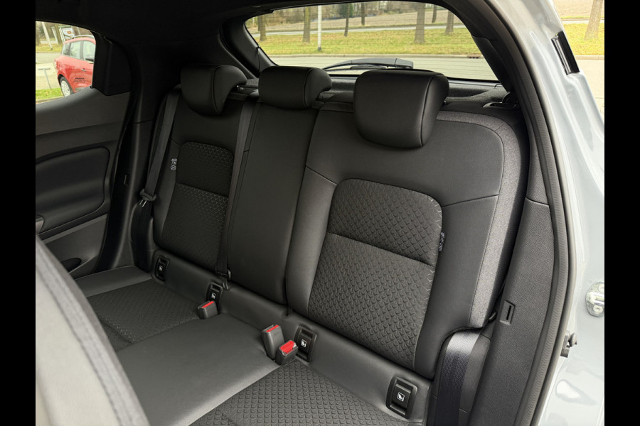 Nissan Juke 1.6 Hybrid N-Connecta Automaat / Keyless / Carplay / Camera / Navi / 17" LM /