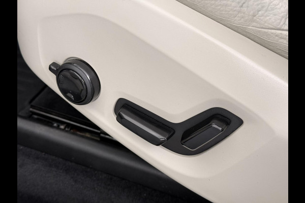 Volvo XC60 2.0 T6 Plug-in hybrid AWD Inscription Expression VAN: 41.900,- VOOR: 37770,- UW EINDEJAARSVOORDEEL: 4,130,- Mega Vol! 360° Camera | Harman Kardon | Leder | Stoel+Stuurverwarming | Panoramadak | Trekhaak | 12 mnd Bovag Garantie