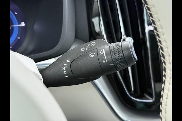 Volvo XC60 2.0 T6 Plug-in hybrid AWD Inscription Expression VAN: 41.900,- VOOR: 37770,- UW EINDEJAARSVOORDEEL: 4,130,- Mega Vol! 360° Camera | Harman Kardon | Leder | Stoel+Stuurverwarming | Panoramadak | Trekhaak | 12 mnd Bovag Garantie