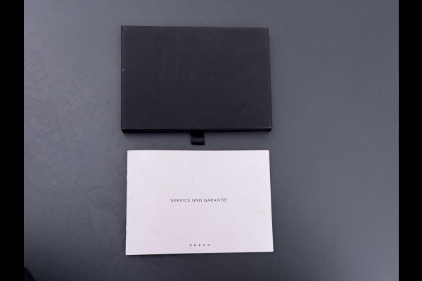 Volvo XC60 2.0 T6 Plug-in hybrid AWD Inscription Expression VAN: 41.900,- VOOR: 37770,- UW EINDEJAARSVOORDEEL: 4,130,- Mega Vol! 360° Camera | Harman Kardon | Leder | Stoel+Stuurverwarming | Panoramadak | Trekhaak | 12 mnd Bovag Garantie