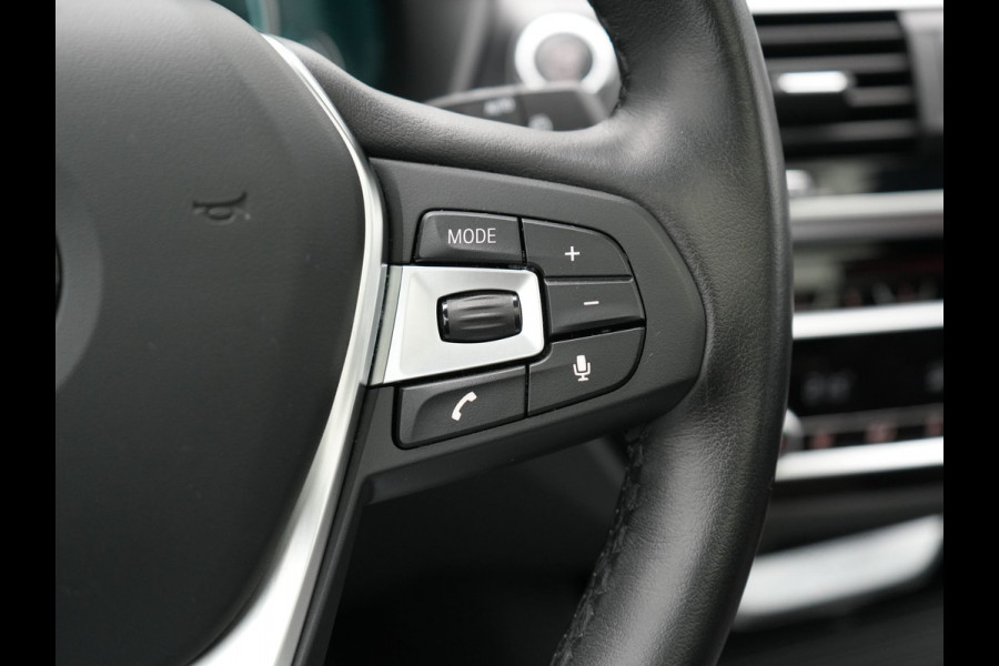 BMW X3 sDrive20i High Executive 184pk Dealer O.H. 34.624 KM | Panodak | Head Up | Camera | Lederen Sportstoelen Verwarmd | Keyless | Navigatie | Cruise Control | DAB |