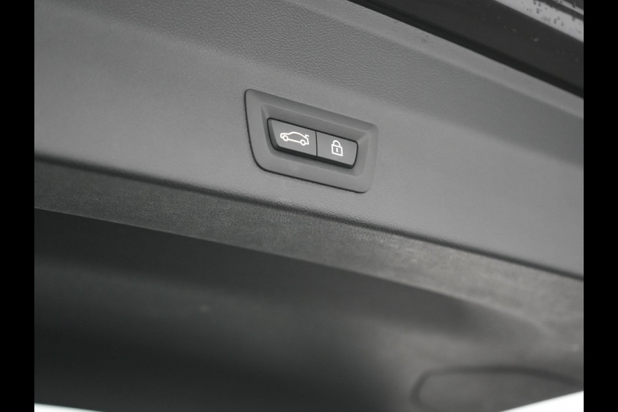 BMW X3 sDrive20i High Executive 184pk Dealer O.H. 34.624 KM | Panodak | Head Up | Camera | Lederen Sportstoelen Verwarmd | Keyless | Navigatie | Cruise Control | DAB |