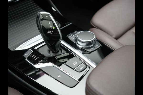 BMW X3 sDrive20i High Executive 184pk Dealer O.H. 34.624 KM | Panodak | Head Up | Camera | Lederen Sportstoelen Verwarmd | Keyless | Navigatie | Cruise Control | DAB |