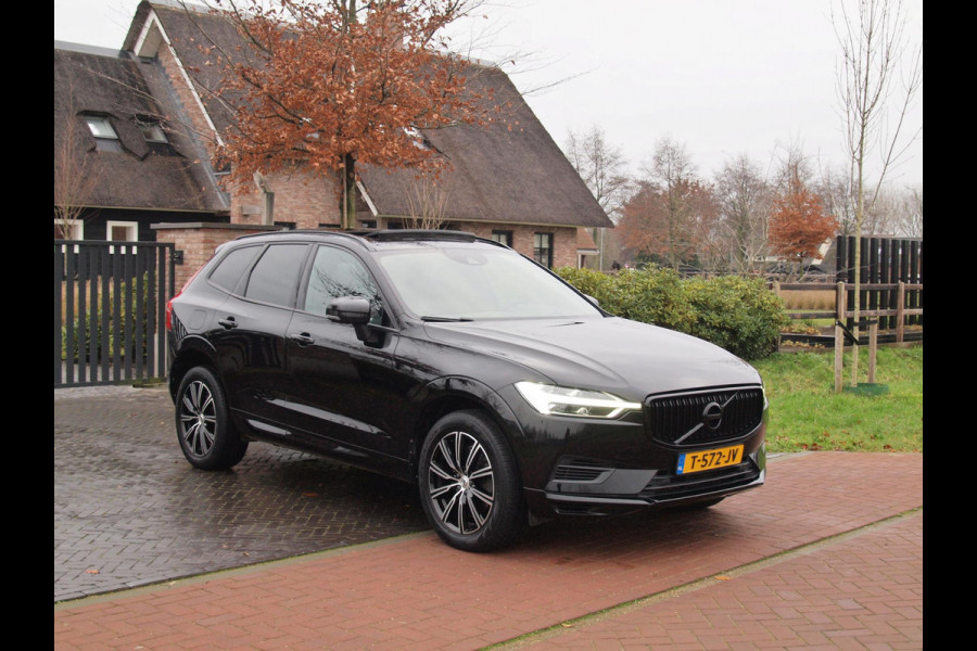 Volvo XC60 2.0 T8 Twin Engine AWD Inscription | Trekhaak | Luchtvering | Panoramadak | Black Edition |
