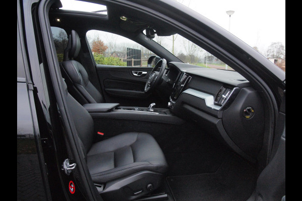 Volvo XC60 2.0 T8 Twin Engine AWD Inscription | Trekhaak | Luchtvering | Panoramadak | Black Edition |
