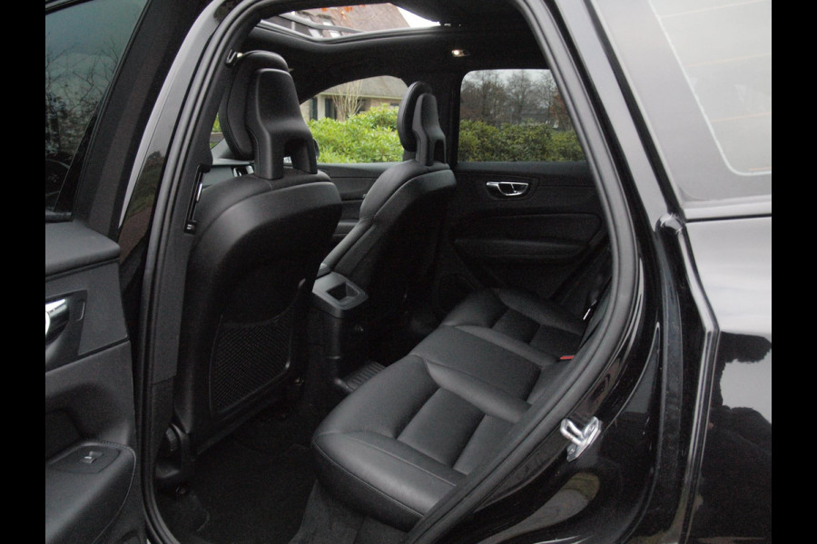 Volvo XC60 2.0 T8 Twin Engine AWD Inscription | Trekhaak | Luchtvering | Panoramadak | Black Edition |