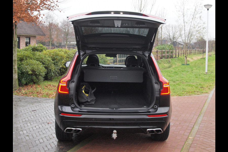 Volvo XC60 2.0 T8 Twin Engine AWD Inscription | Trekhaak | Luchtvering | Panoramadak | Black Edition |