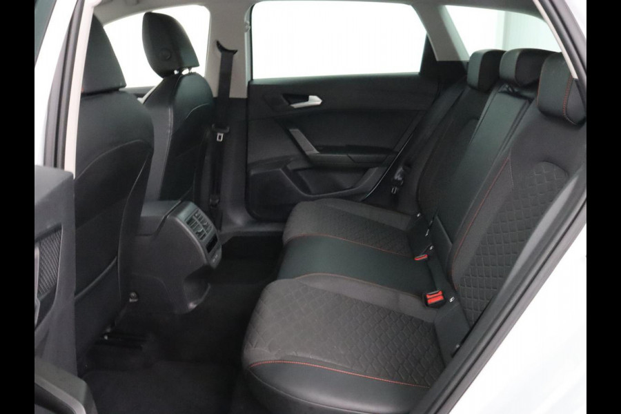 Seat Leon 1.4 TSI e-Hybrid FR | Trekhaak | Stoelverwarming | Camera | Adaptive cruise | Carplay | Navigatie | Full LED | Park Assist | Climate control | Bluetooth | PHEV | Plug In