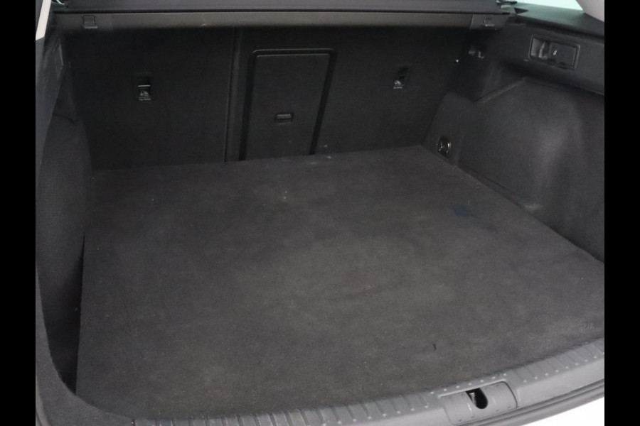 Seat Leon 1.4 TSI e-Hybrid FR | Trekhaak | Stoelverwarming | Camera | Adaptive cruise | Carplay | Navigatie | Full LED | Park Assist | Climate control | Bluetooth | PHEV | Plug In