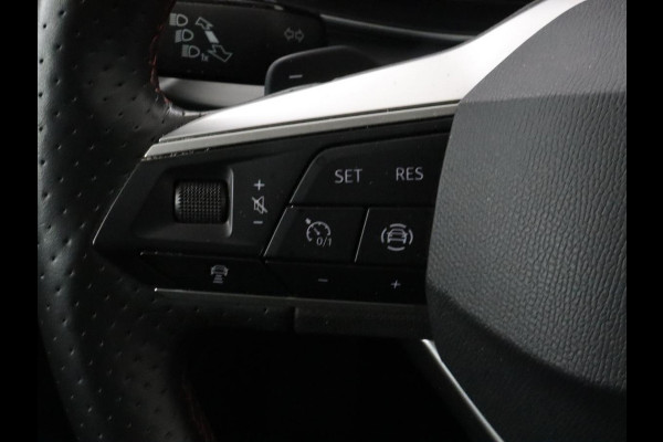 Seat Leon 1.4 TSI e-Hybrid FR | Trekhaak | Stoelverwarming | Camera | Adaptive cruise | Carplay | Navigatie | Full LED | Park Assist | Climate control | Bluetooth | PHEV | Plug In