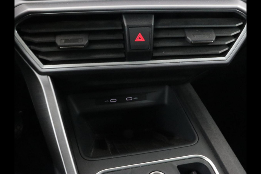 Seat Leon 1.4 TSI e-Hybrid FR | Trekhaak | Stoelverwarming | Camera | Adaptive cruise | Carplay | Navigatie | Full LED | Park Assist | Climate control | Bluetooth | PHEV | Plug In