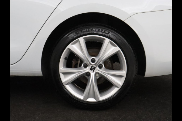 Seat Leon 1.4 TSI e-Hybrid FR | Trekhaak | Stoelverwarming | Camera | Adaptive cruise | Carplay | Navigatie | Full LED | Park Assist | Climate control | Bluetooth | PHEV | Plug In