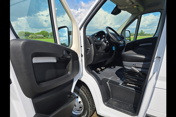 Peugeot Boxer 330 2.2 BlueHDi L2 H2 - 120 Pk - Euro 6 - Navi - ParkeerCamera - Airco - Cruise Control