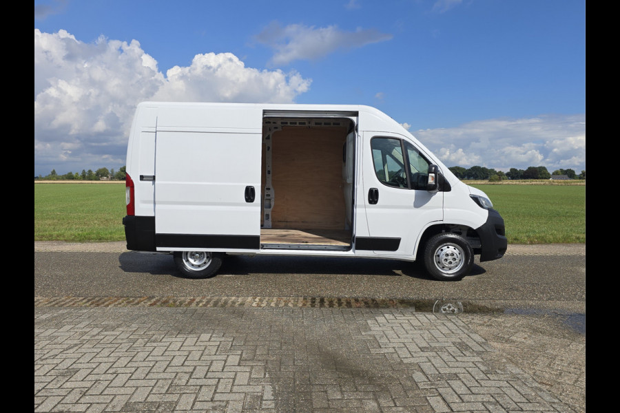 Peugeot Boxer 330 2.2 BlueHDi L2 H2 - 120 Pk - Euro 6 - Navi - ParkeerCamera - Airco - Cruise Control