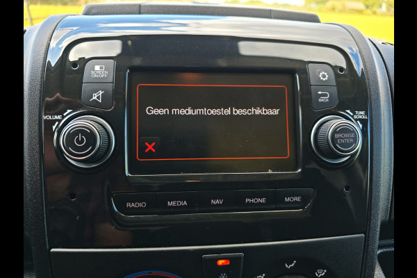 Peugeot Boxer 330 2.2 BlueHDi L2 H2 - 120 Pk - Euro 6 - Navi - ParkeerCamera - Airco - Cruise Control