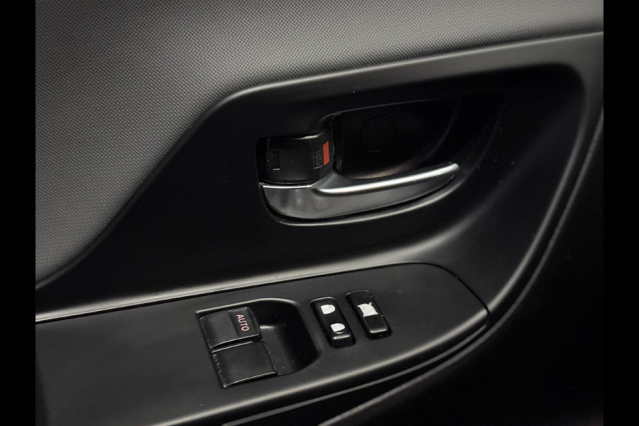 Toyota Yaris 1.3 VVT-i Dynamic AUT. | CAMERA | CLIMA