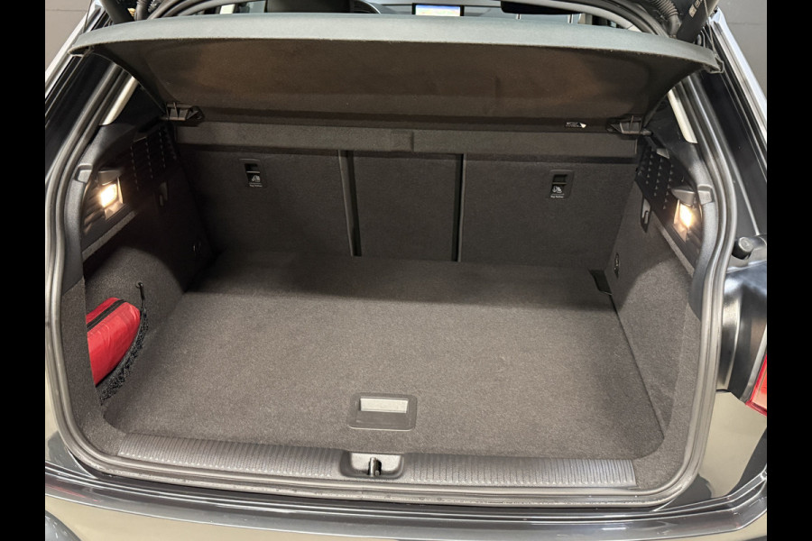 Audi Q2 35 TFSI Advanced edition | Stoelverwarming | Navigatie | Climate control