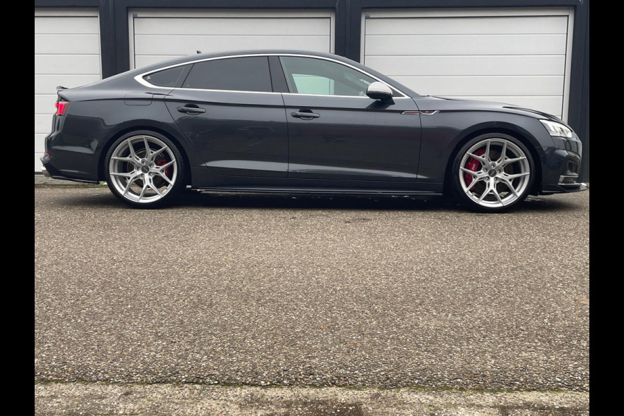 Audi A5 Sportback 2.0 TFSI MHEV Sport 290 PK RS5 uitgevoerd