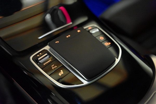 Mercedes-Benz EQC 400 4MATIC AMG 80 kWh - Memory - Distronic - 360 Camera - Schuifdak - Burmester - Trekhaak -