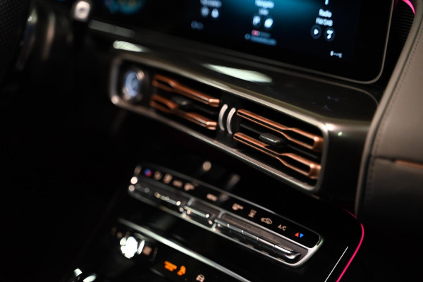 Mercedes-Benz EQC 400 4MATIC AMG 80 kWh - Memory - Distronic - 360 Camera - Schuifdak - Burmester - Trekhaak -