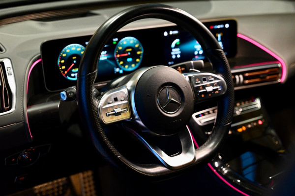 Mercedes-Benz EQC 400 4MATIC AMG 80 kWh - Memory - Distronic - 360 Camera - Schuifdak - Burmester - Trekhaak -