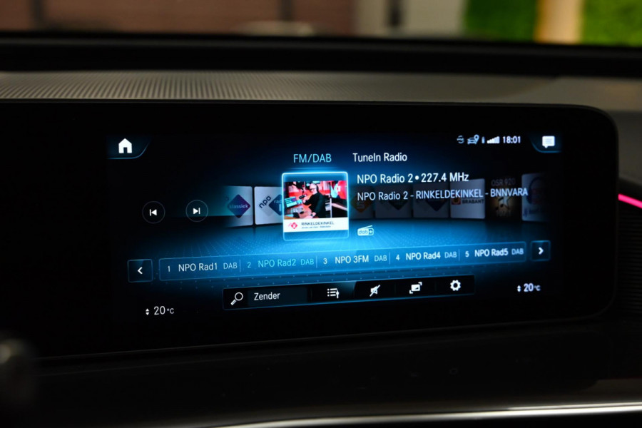 Mercedes-Benz EQC 400 4MATIC AMG 80 kWh - Memory - Distronic - 360 Camera - Schuifdak - Burmester - Trekhaak -