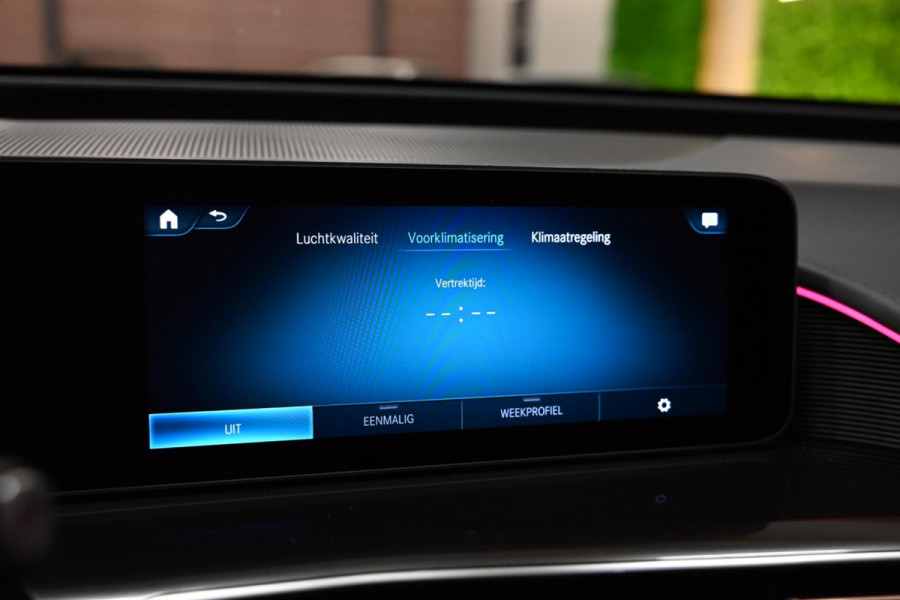 Mercedes-Benz EQC 400 4MATIC AMG 80 kWh - Memory - Distronic - 360 Camera - Schuifdak - Burmester - Trekhaak -