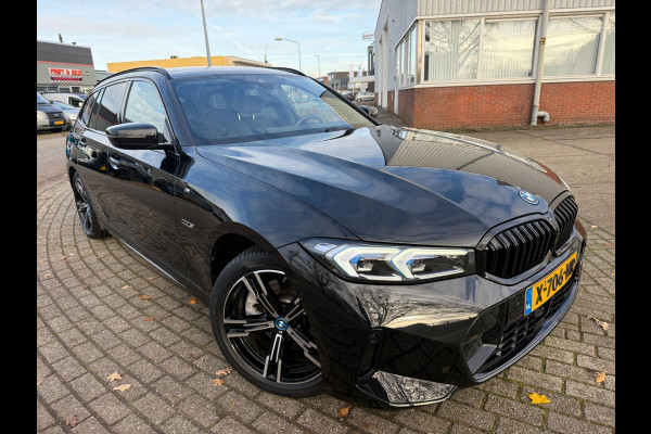 BMW 3 Serie Touring 330e 2023 M-SPORT PHEV HYBRID 293PK ACC LEDER LUXE LED