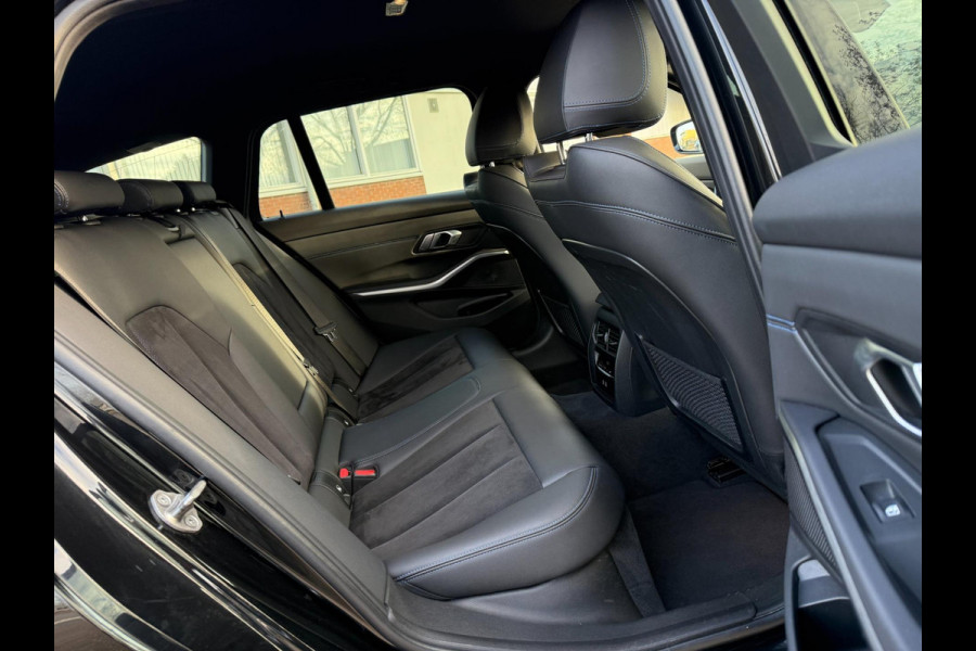BMW 3 Serie Touring 330e 2023 M-SPORT PHEV HYBRID 293PK ACC LEDER LUXE LED