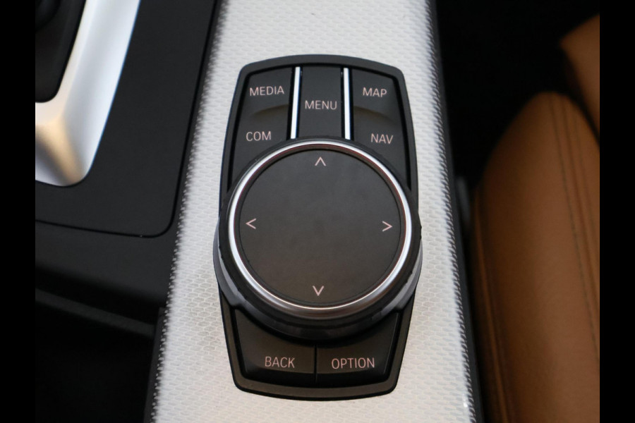 BMW 3 Serie Touring 318i M Sport Corporate Lease Automaat | Navigatie | Leder | Trekhaak |