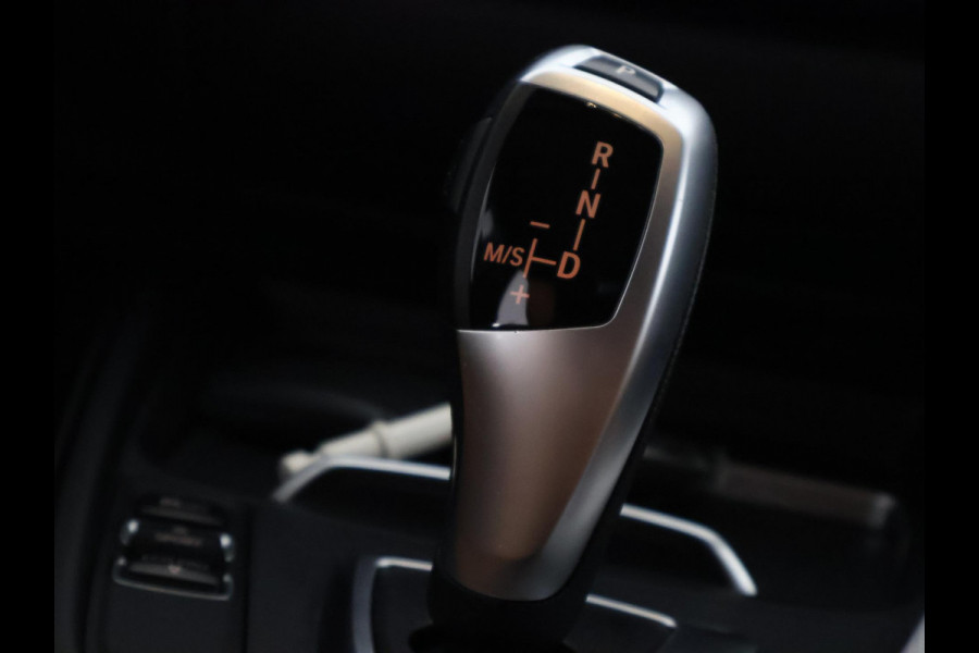 BMW 3 Serie Touring 318i M Sport Corporate Lease Automaat | Navigatie | Leder | Trekhaak |