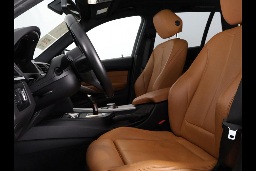 BMW 3 Serie Touring 318i M Sport Corporate Lease Automaat | Navigatie | Leder | Trekhaak |