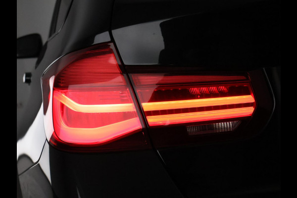 BMW 3 Serie Touring 318i M Sport Corporate Lease Automaat | Navigatie | Leder | Trekhaak |