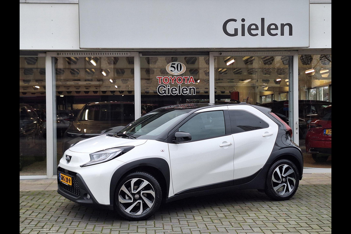Toyota Aygo X 1.0 VVT-i S-CVT Pulse Automaat | Eerste eigenaar, Bi-Tone, Apple CarPlay/Android auto, Climate control, November 2024