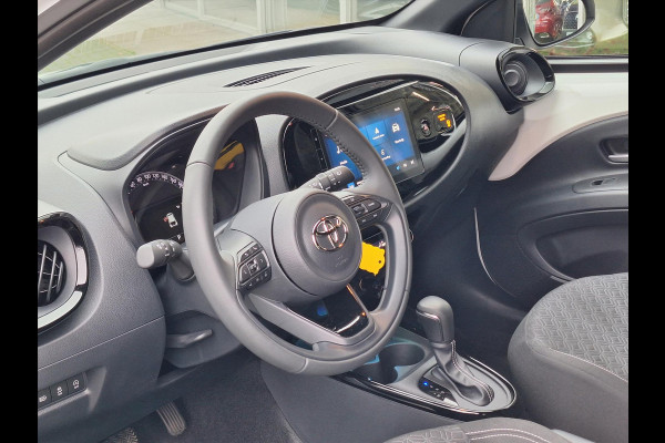 Toyota Aygo X 1.0 VVT-i S-CVT Pulse Automaat | Eerste eigenaar, Bi-Tone, Apple CarPlay/Android auto, Climate control, November 2024