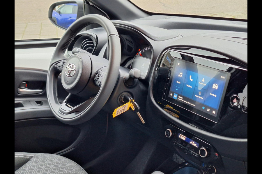 Toyota Aygo X 1.0 VVT-i S-CVT Pulse Automaat | Eerste eigenaar, Bi-Tone, Apple CarPlay/Android auto, Climate control, November 2024